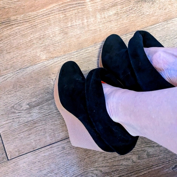 Suade Wedge Booties Brand New size 9.5 - Picture 2 of 10